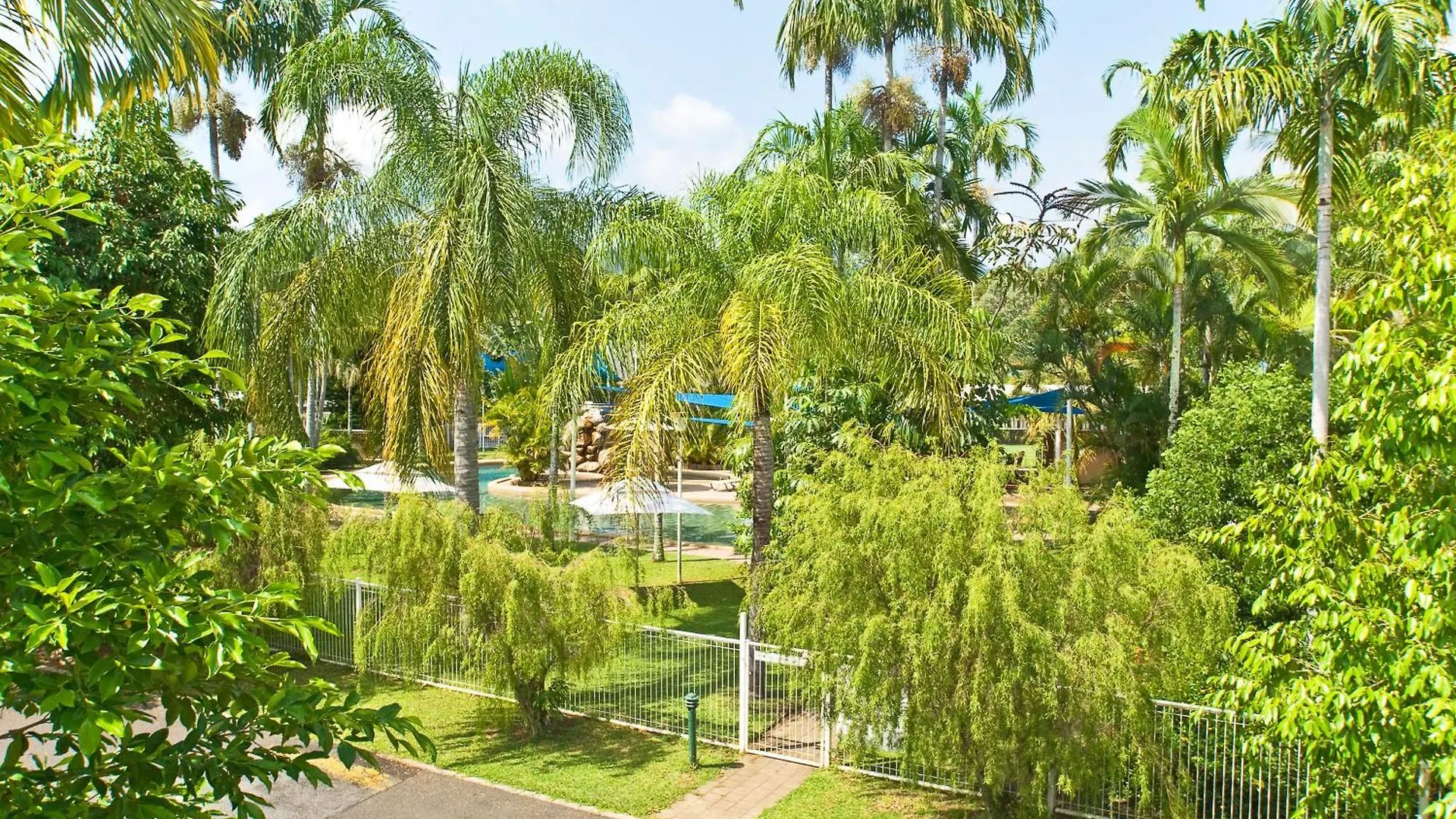 ***  Nimrod Resort Apartments Port Douglas Australia